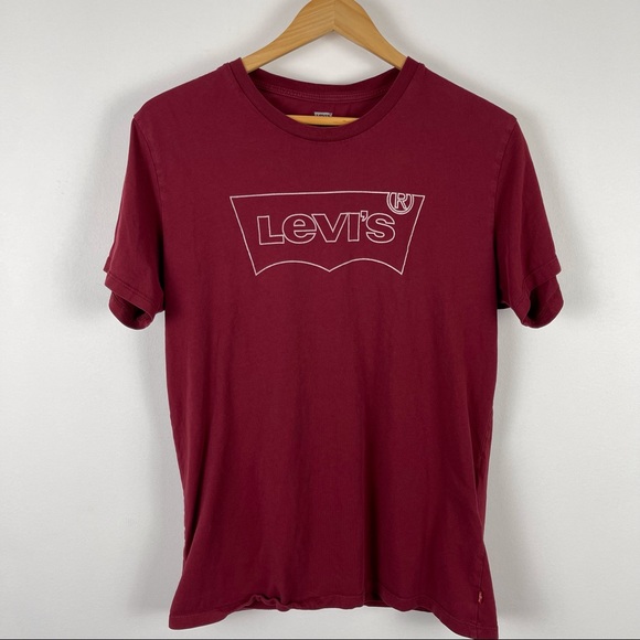 ✨3/$25✨Levi’s Burgundy Logo Tee
